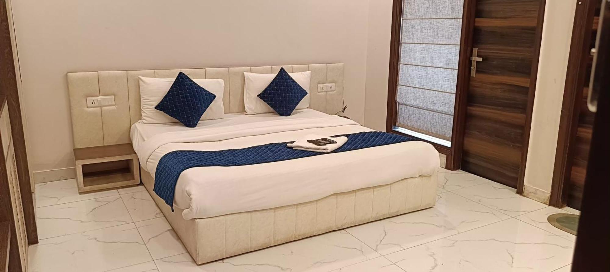 Limewood Stay - Fortis Hospital Gurgaon Dış mekan fotoğraf