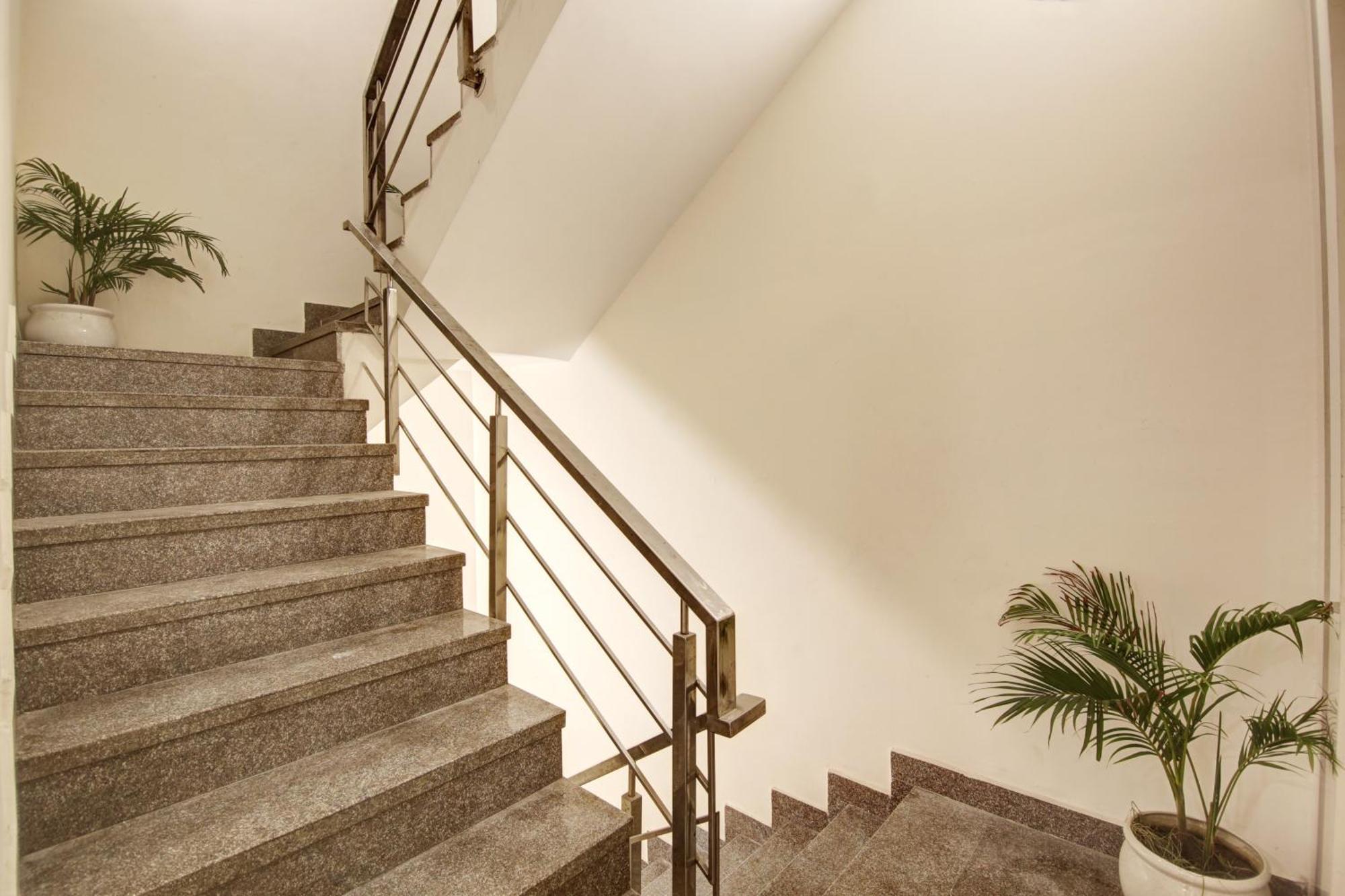 Limewood Stay - Fortis Hospital Gurgaon Dış mekan fotoğraf