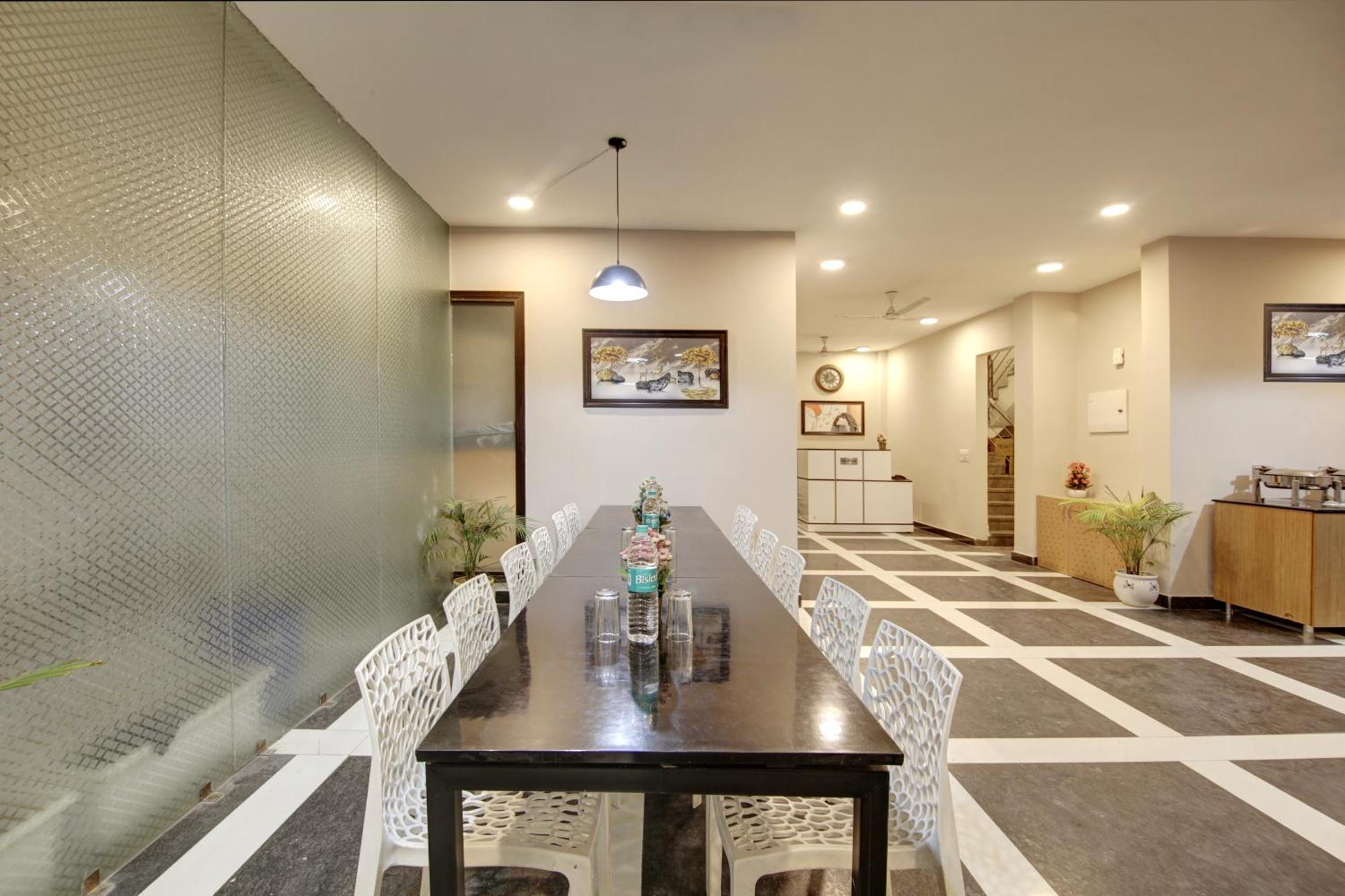Limewood Stay - Fortis Hospital Gurgaon Dış mekan fotoğraf