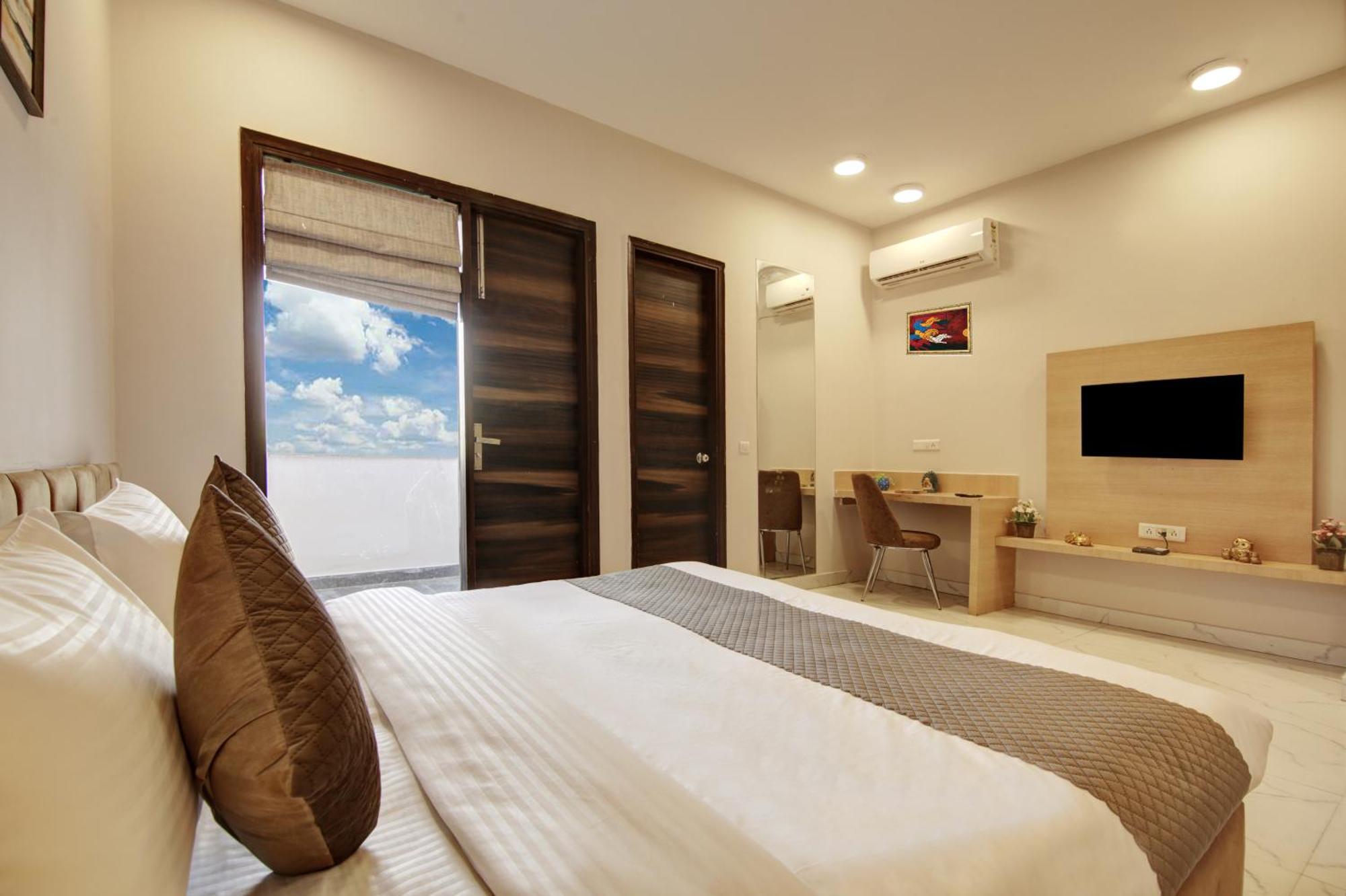 Limewood Stay - Fortis Hospital Gurgaon Dış mekan fotoğraf