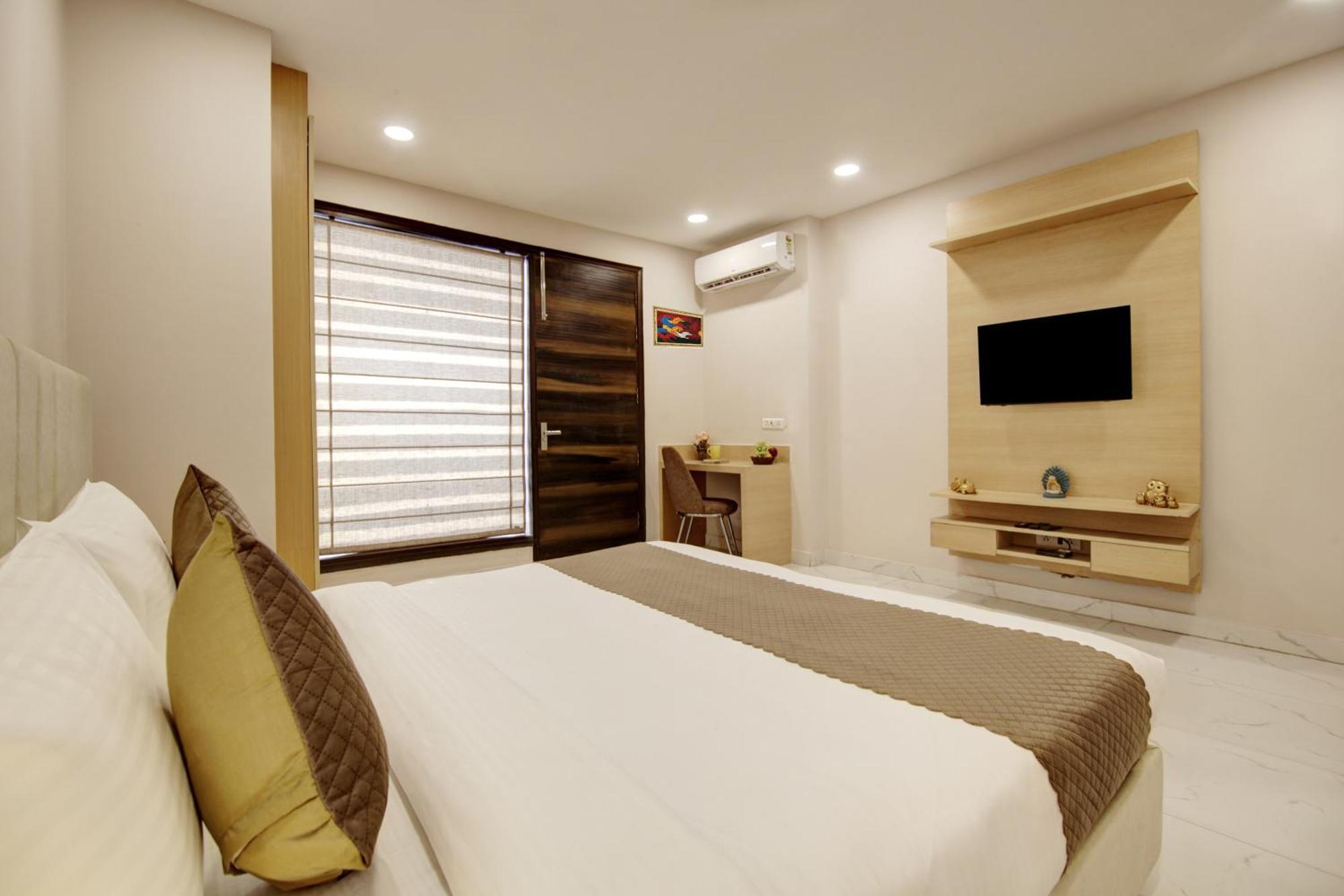 Limewood Stay - Fortis Hospital Gurgaon Dış mekan fotoğraf