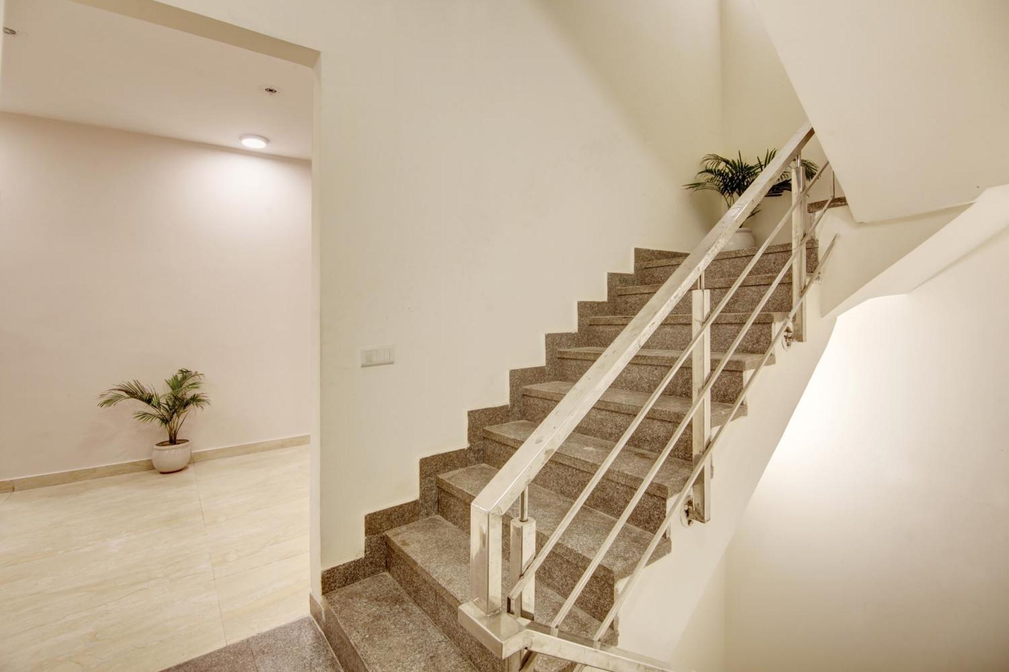 Limewood Stay - Fortis Hospital Gurgaon Dış mekan fotoğraf