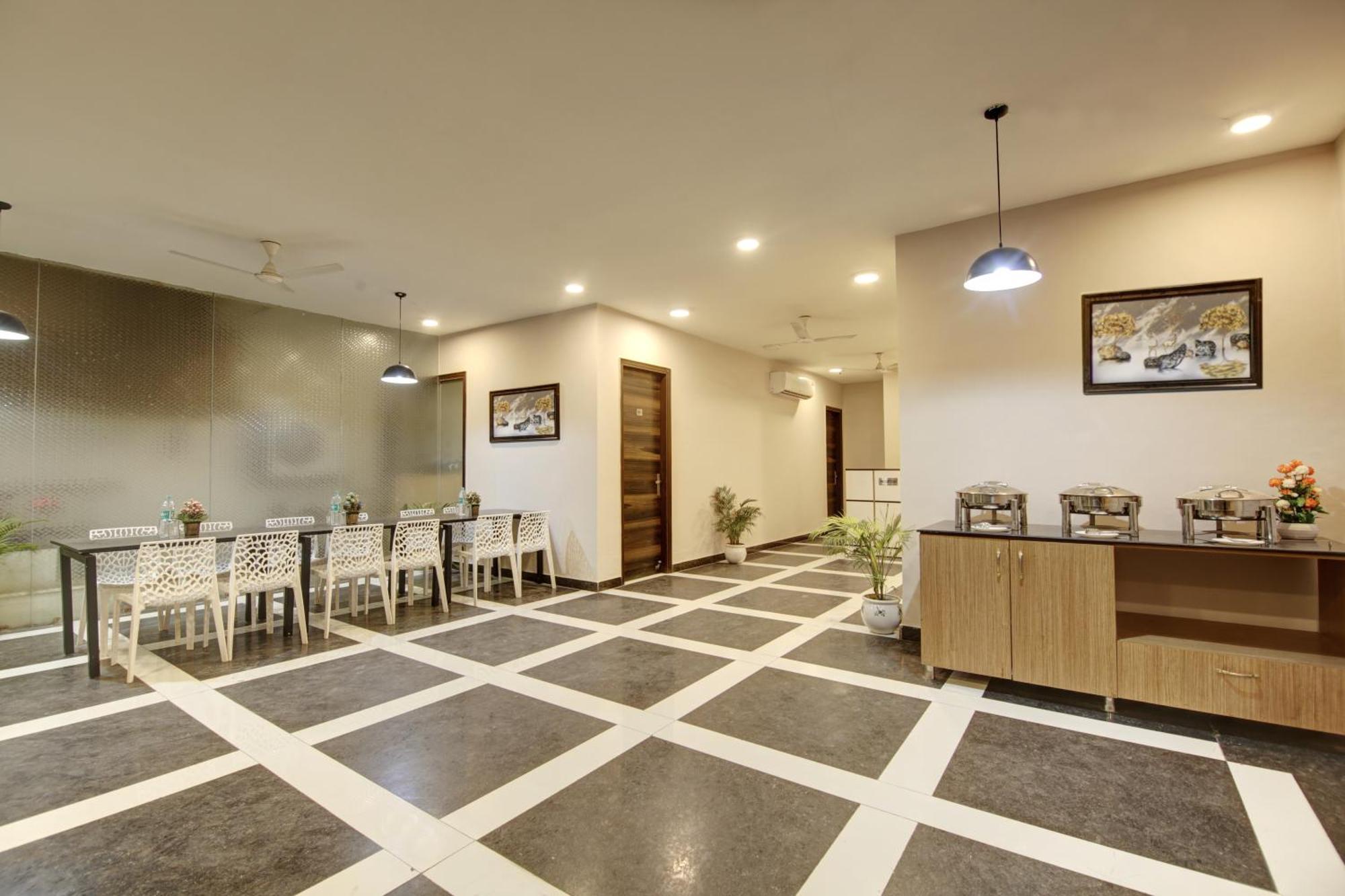 Limewood Stay - Fortis Hospital Gurgaon Dış mekan fotoğraf