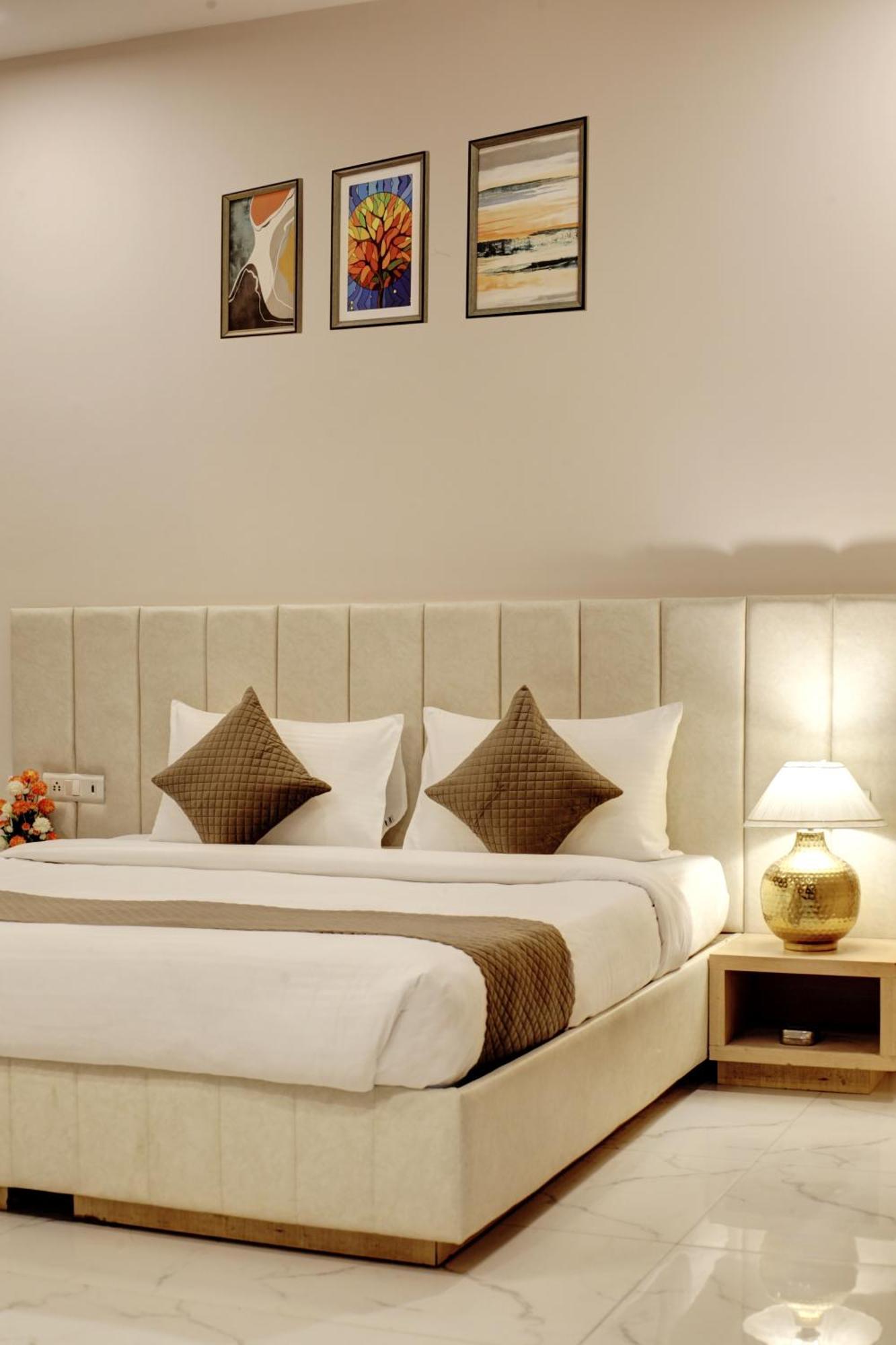 Limewood Stay - Fortis Hospital Gurgaon Dış mekan fotoğraf