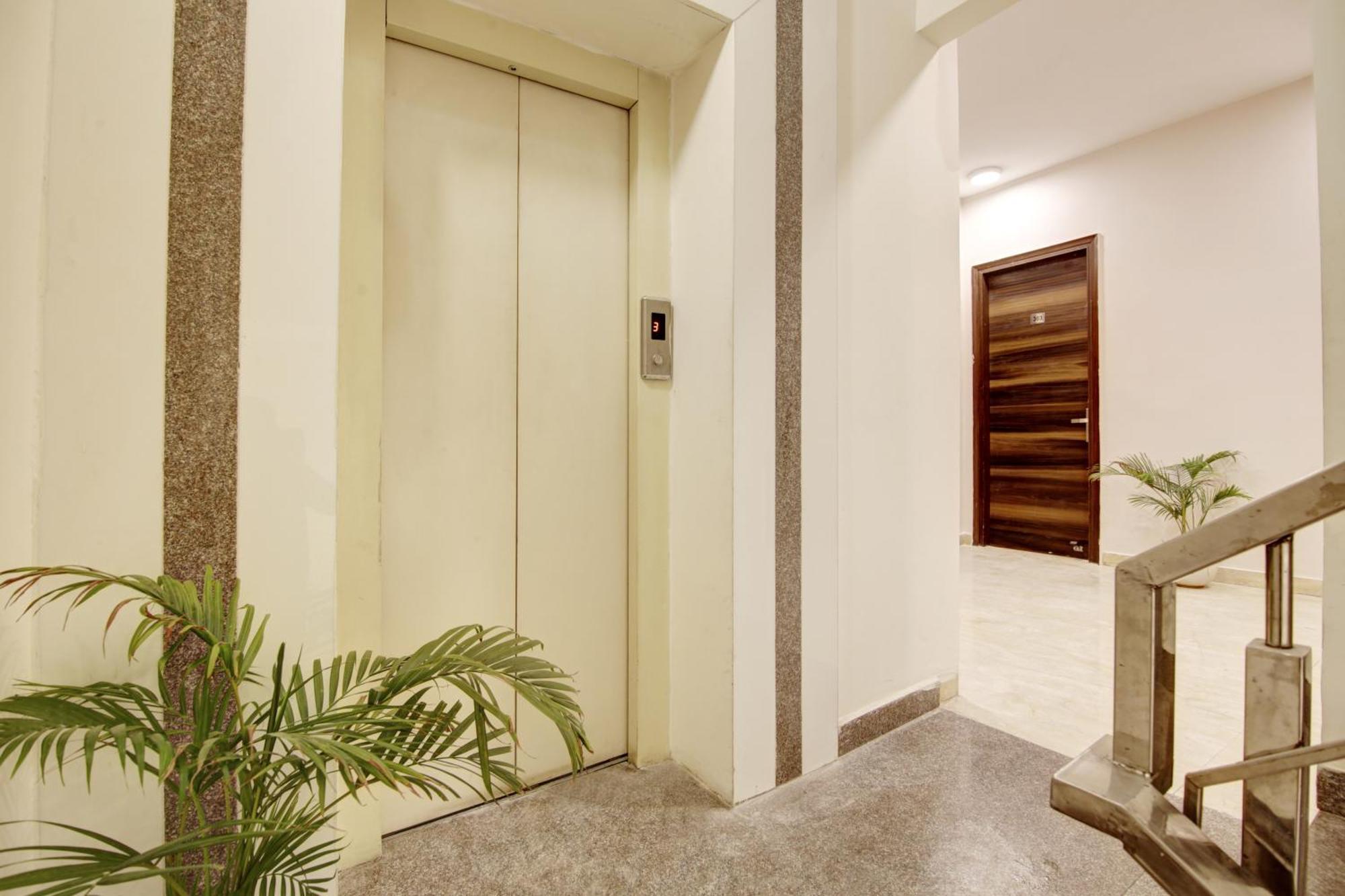 Limewood Stay - Fortis Hospital Gurgaon Dış mekan fotoğraf