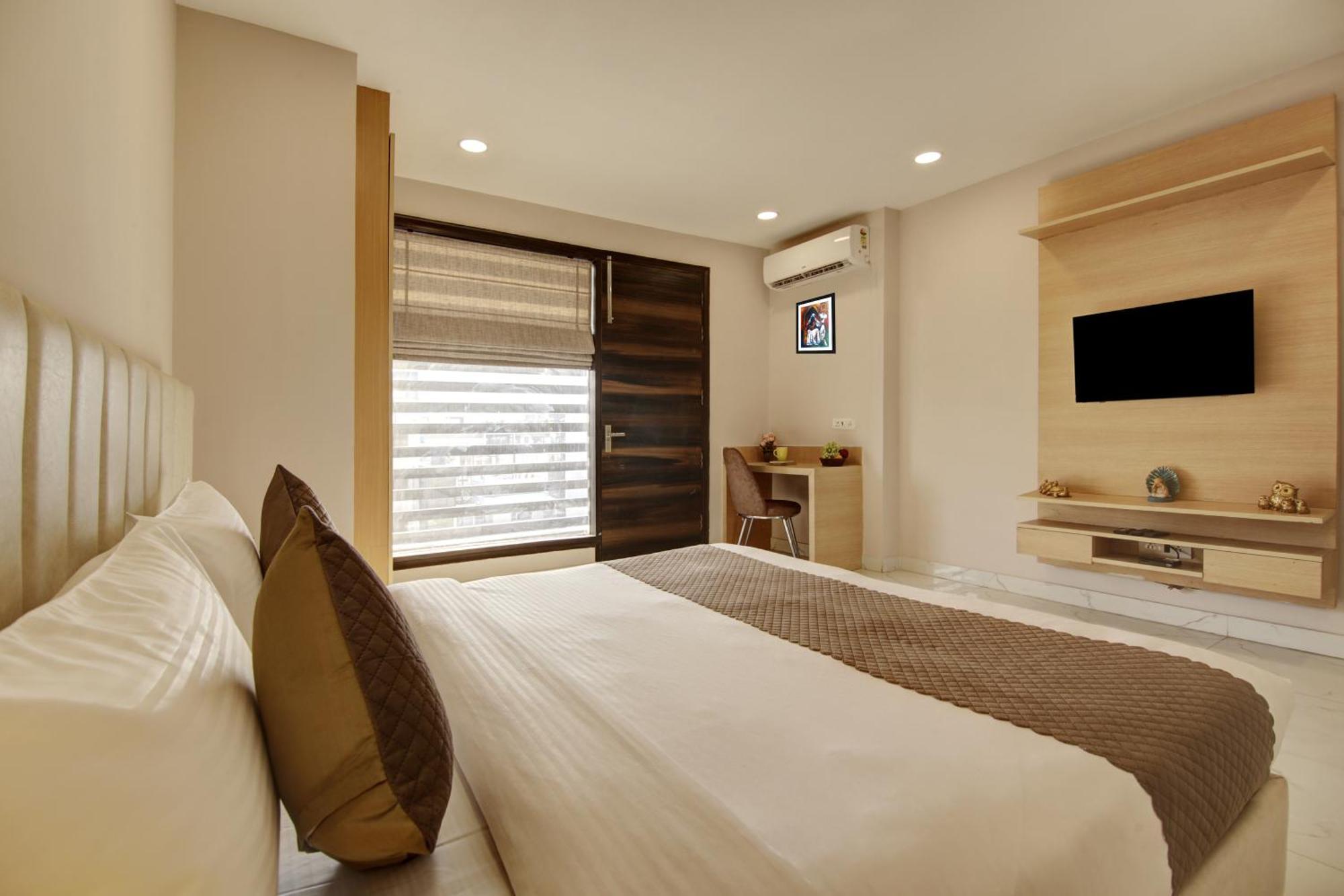 Limewood Stay - Fortis Hospital Gurgaon Dış mekan fotoğraf