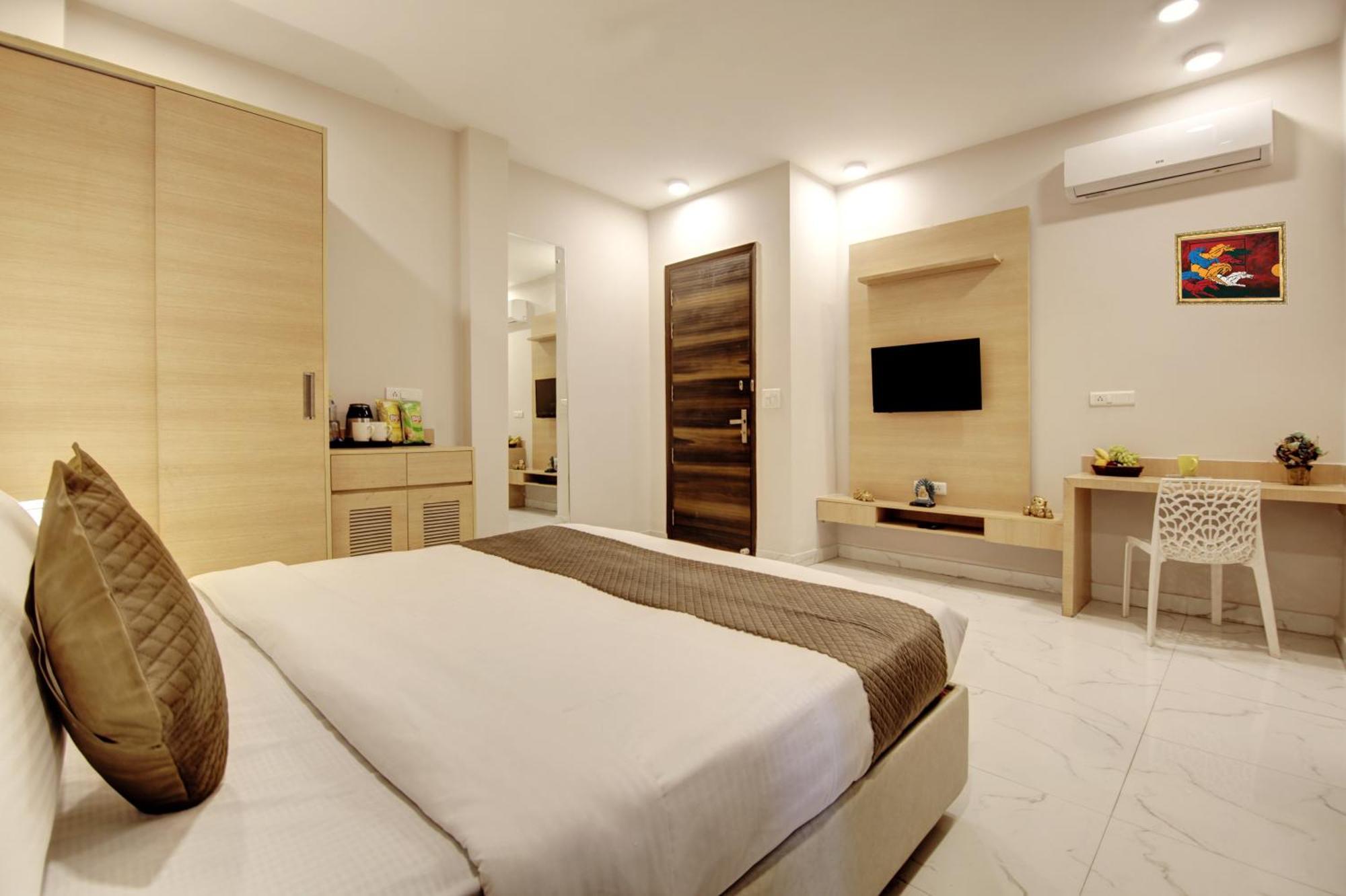 Limewood Stay - Fortis Hospital Gurgaon Dış mekan fotoğraf