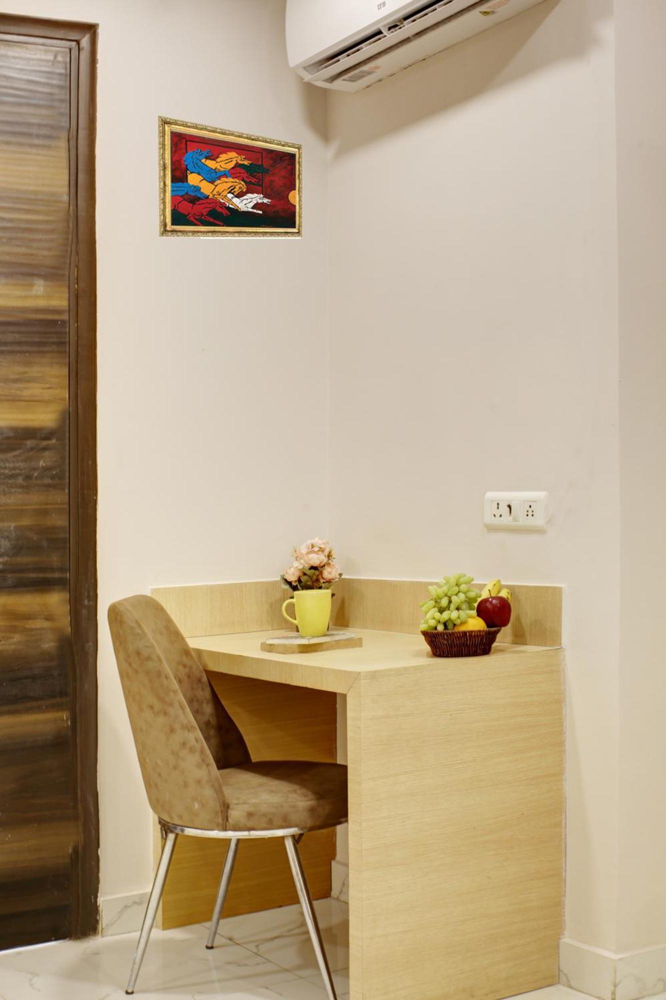 Limewood Stay - Fortis Hospital Gurgaon Dış mekan fotoğraf